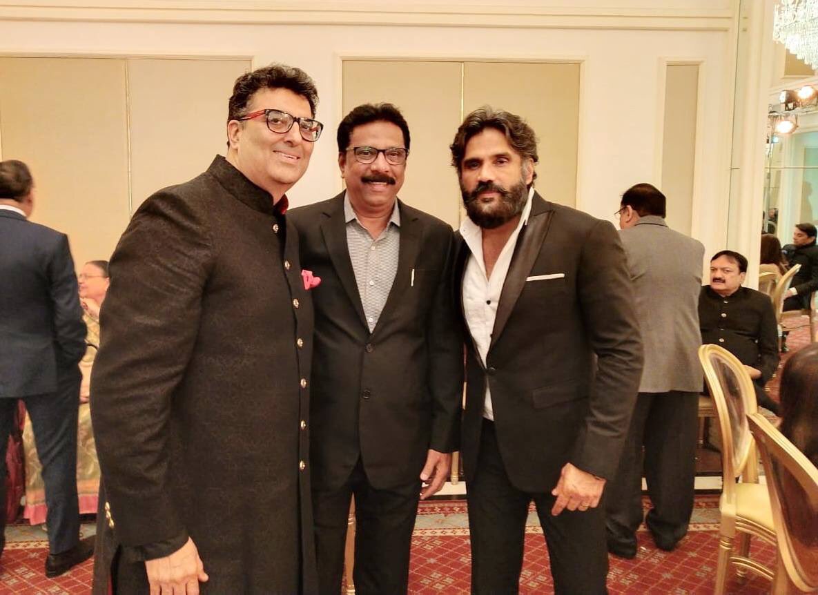 sunil shinde on twitter happiness is meeting with friends with bollywood actor sunielvshetty and dr prakash khubchandani dr prakash khubchandani