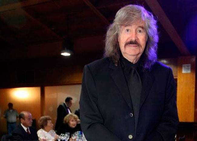 ¡Descansa en paz Héctor Carrión! 
 1938 - 2015
<a href="/HnosCarrion/">Hermanos Carrion</a> 
 
 rockmexicano.mx