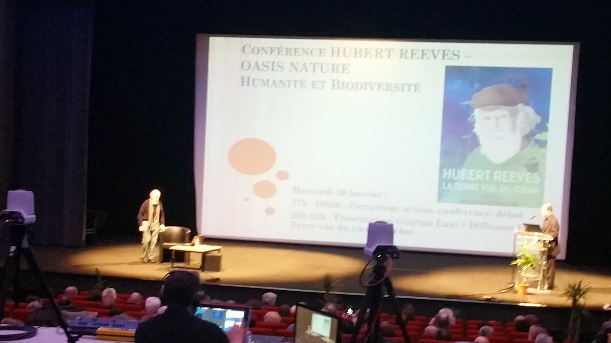 PlanBeeFr's tweet photo. Conférence à l'université de #Caen avec Hubert #Reeves https://t.co/NZXfdvx6Tz