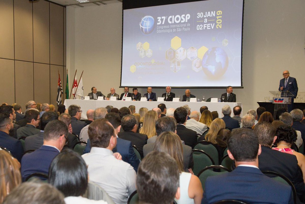 baumersa's tweet photo. Executivos da Baumer acompanharam a solenidade de abertura do 37° Congresso Internacional de Odontologia de São Paulo, um dos maiores do mundo. O nosso estande está localizado no pavilhão vermelho, rua 2000. Aguardamos sua visita! #CIOSP2019 https://t.co/NjQoWwvetO