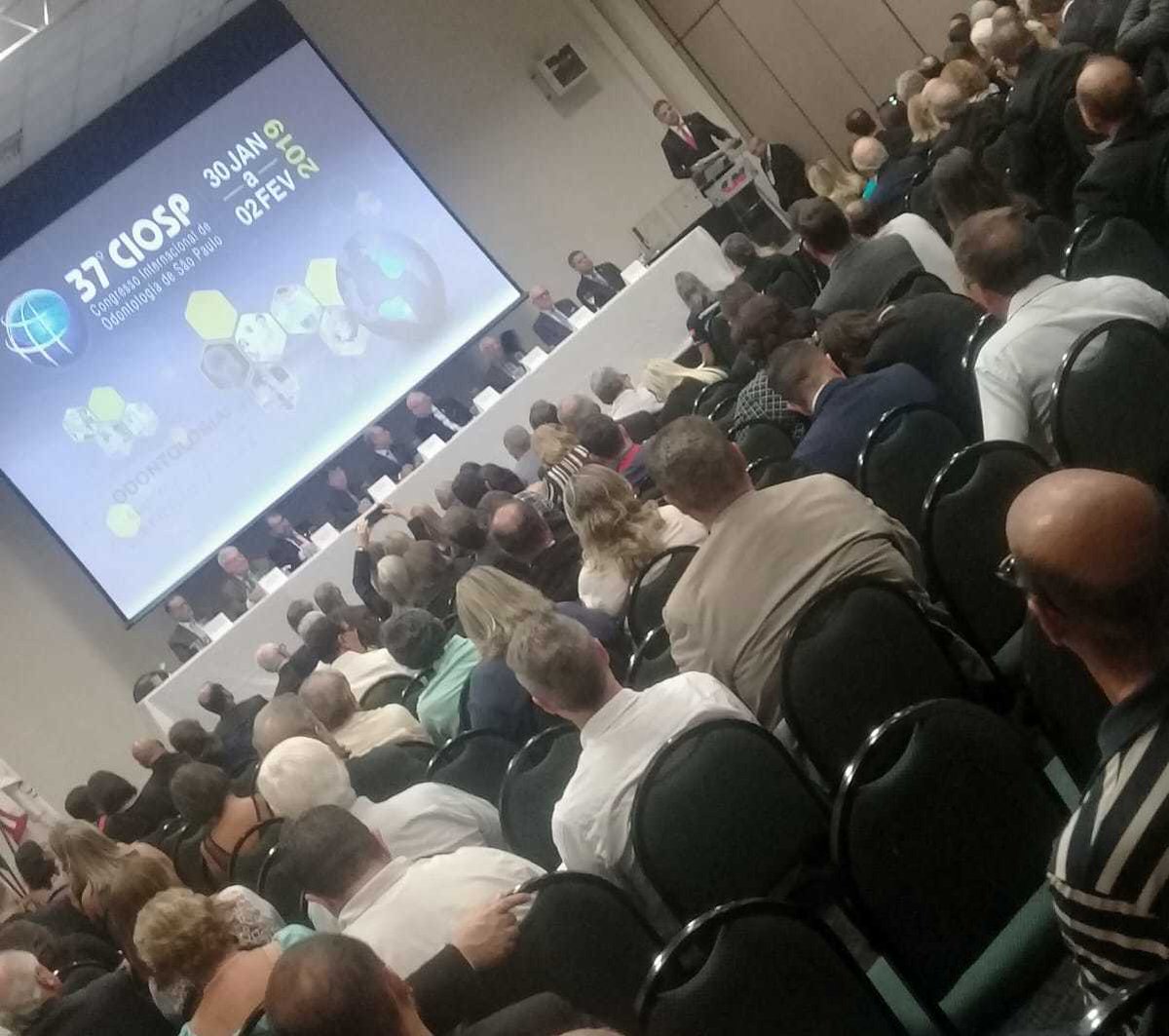baumersa's tweet photo. Executivos da Baumer acompanharam a solenidade de abertura do 37° Congresso Internacional de Odontologia de São Paulo, um dos maiores do mundo. O nosso estande está localizado no pavilhão vermelho, rua 2000. Aguardamos sua visita! #CIOSP2019 https://t.co/NjQoWwvetO
