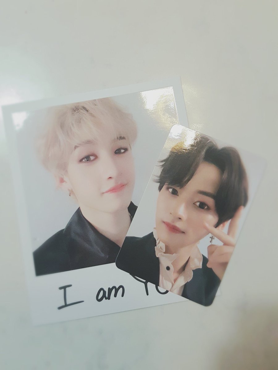 Beautifully shinning 💫

(I want to buy taiwan ver. too somehow 😔)

— #방찬 ; #리노 ; #minchan ; #banginho