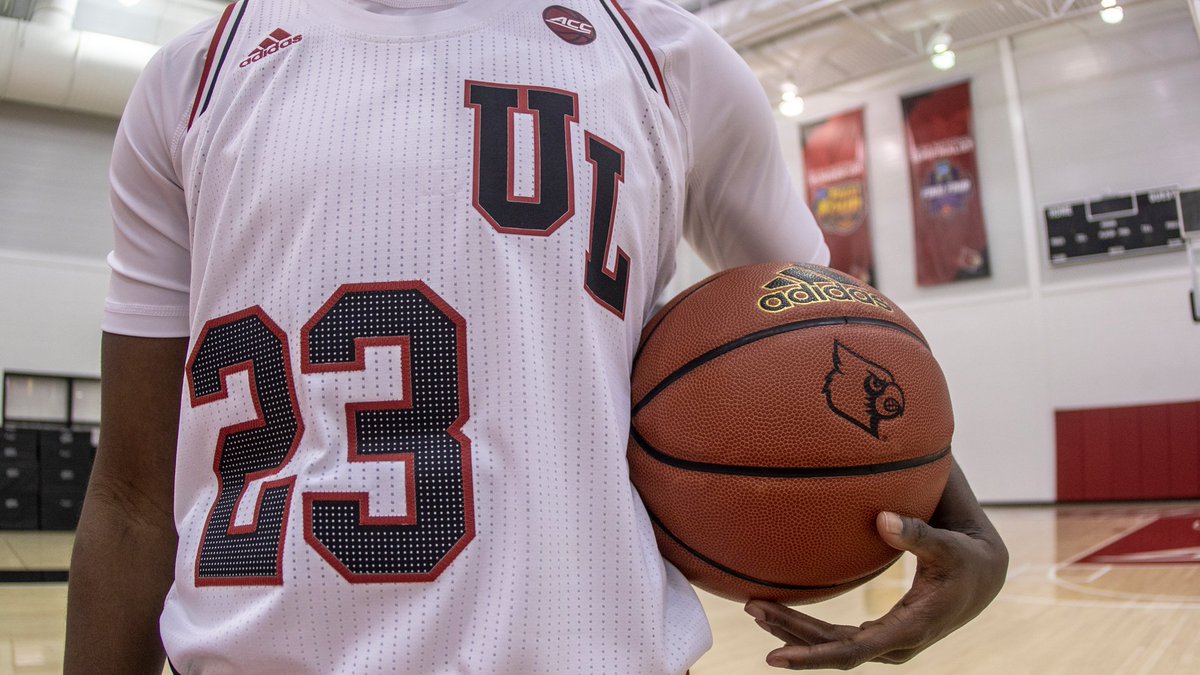 LouisvilleWBB's tweet image. Inspired by a classic. Ready for primetime.
 
Thursday night threads 🔥🔥🔥
 
#GoCards