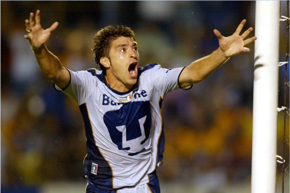 RafaDato2's tweet photo. Bruno Marioni debutará como técnico en la Liga MX ante los Rayados de Diego Alonso.
Alonso reemplazó a Marioni en Pumas en el AP 2004, siendo campeón en su torneo de presentación en México (frente al Monterrey).
Posteriormente fueron compañeros en el CL 2005 https://t.co/amLcZZRkYJ