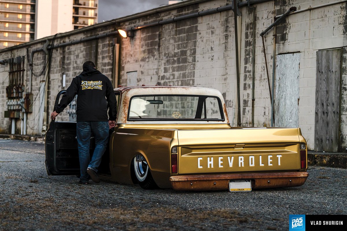 PASMAG's tweet photo. Golden Boy: https://t.co/5PCv02ajdH.
#PASMAG #PASMAGTrucks #RenegadeHotRods #Chevrolet #Chevy #C10 #ChevyC10 #Bagged #AiredOut #LayingFrame #HotRod #LSSwap #Slammed #FeatureTruck https://t.co/eiqSYbEy8j