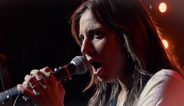 RDTLadyGaga's tweet photo. Professora de inglês faz análise da música "Shallow", comentando as possíveis interpretações da letra https://t.co/lKWCmbvAqC

#IllNeverLoveAgain #LeftUsShook #iHeartAwards https://t.co/dKwR3wE6lg