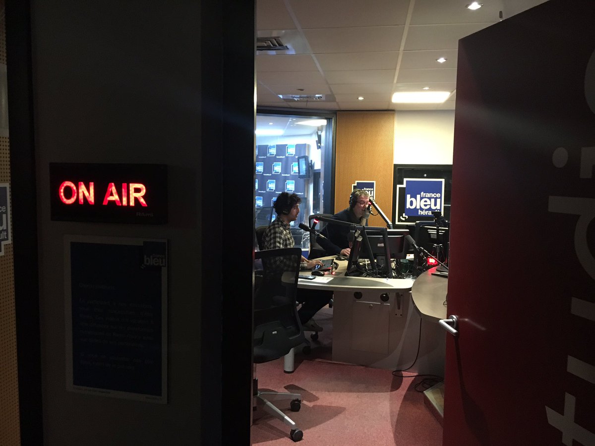 JeanGuizard's tweet photo. 📻 En live bientôt sur France Bleu Hérault avec Gilles Moreau dans les Héros de La Vigne 👍 #radio #vin #vignes #vigneron #jeanguizard #gillesmoreau https://t.co/VRW6STerbO