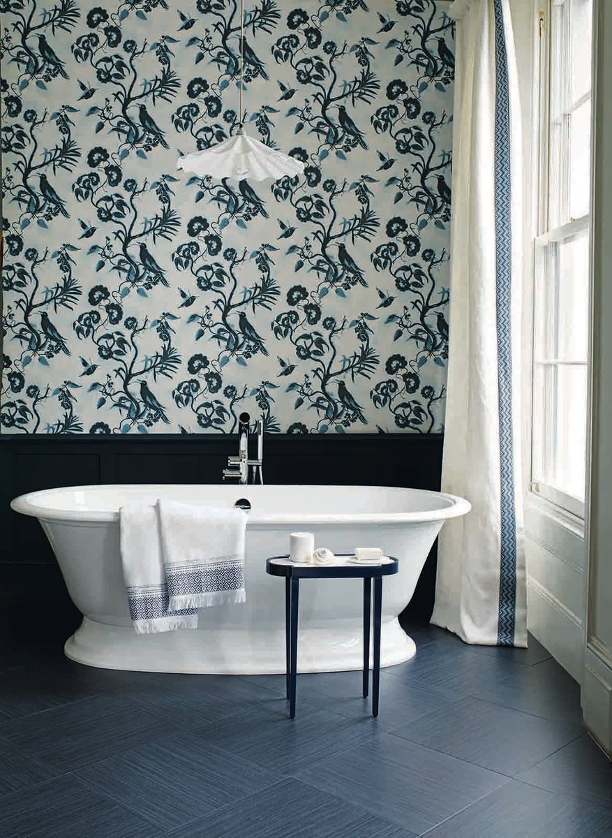 DesignCentreCH's tweet photo. This beautiful room featuring @Vanda_Baths ‘Elwick’ bath incorporates blues perfectly. The deep blue flagstone tiles &amp; wall panelling make the space feel refined &amp; elegant, whilst the decorative wallpaper adds character #styleradarDCCH #stylingwithblue https://t.co/kGihtEF6fx