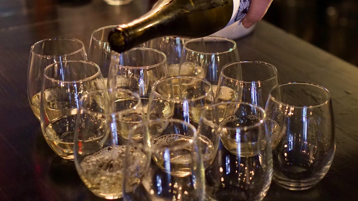 Our #ValentinesDay dinner features wine and cocktail pairings for each of the four courses, curated by the talented Amanda Britton. Grab a ticket for you and your date: bit.ly/BardoValentine…