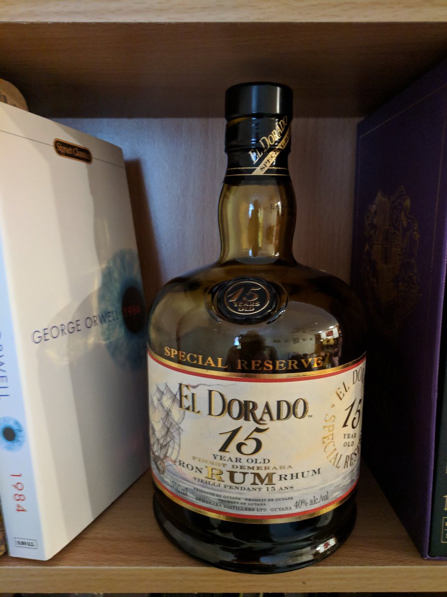 TeamTimeMachine's tweet photo. Guyana barrelled this rum beauty in 2004, while in the States the Pittsburgh Pirates swashbuckled to a 72-89 record. #rum #eldorado #Pittsburgh #Pirates https://t.co/gxFXcuh9tB