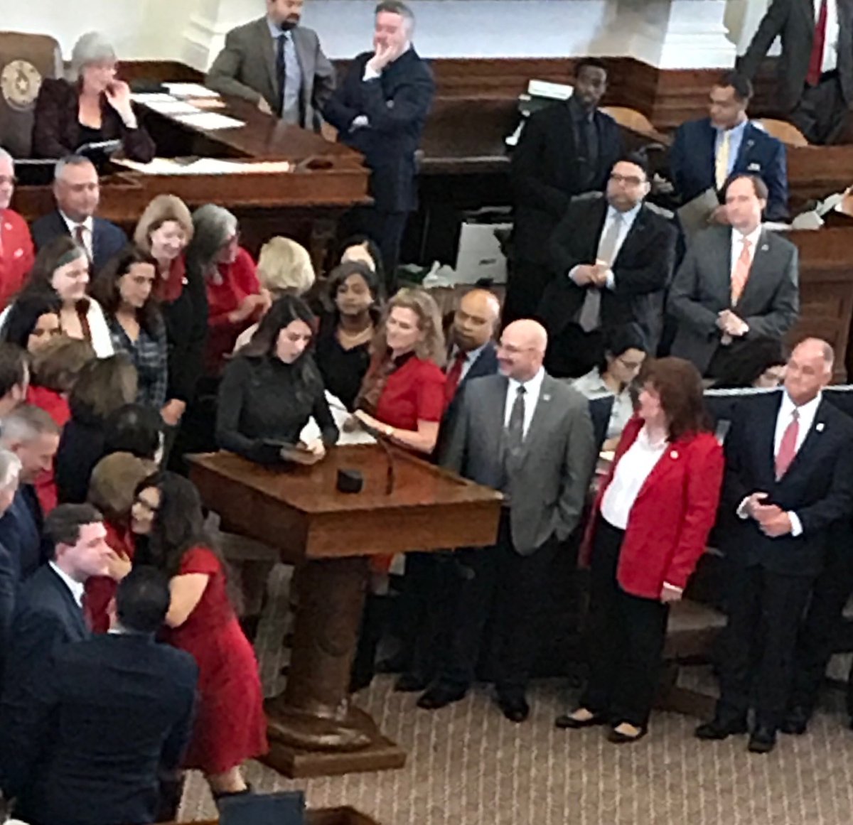 DarcyMingoia's tweet image. #ResolutionTime in the House #AHAAustin #AHAHous #AHANWHC #GoRedForWomen ⁦@CyFairISD⁩