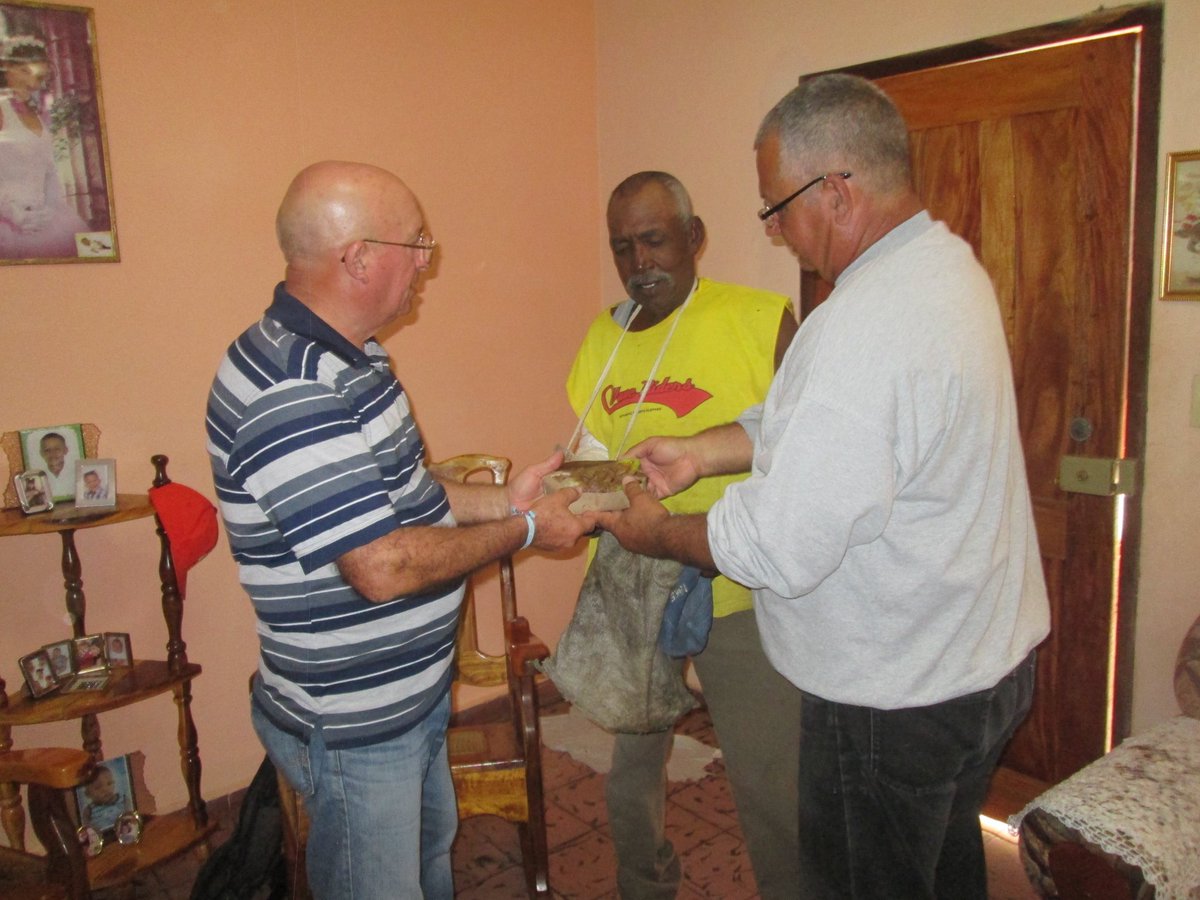 CapitanTondique's tweet photo. #Cuba Fotos del Proyecto Capitán #Tondique durante esta semana en Colón alimentando a desamparados y enfermos mentales. Gracias a Dios y a quienes nos ayudan y apoyan. https://t.co/awC26bAuT4