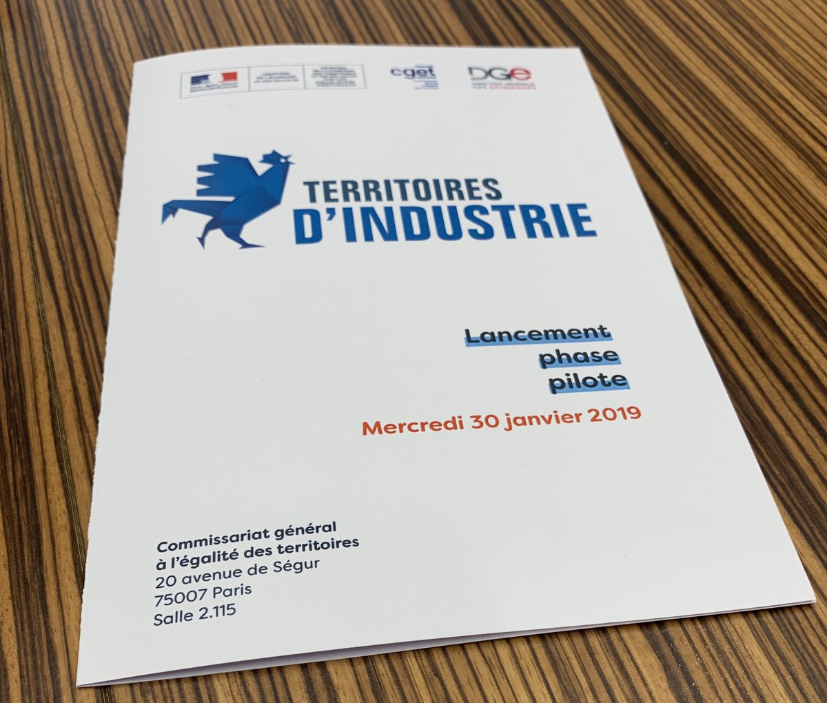 Phil_Maurizot's tweet photo. Au ministère pour @MaRegionSud et @RenaudMuselier pour le lancement de la Phase Pilote de #Territoires d’#Industrie par @j_gourault, ministre de la Cohésion des Territoires et des Relations avec les Collectivités Territoriales. A vos projets ! #piicto https://t.co/KTd6J9RKwt