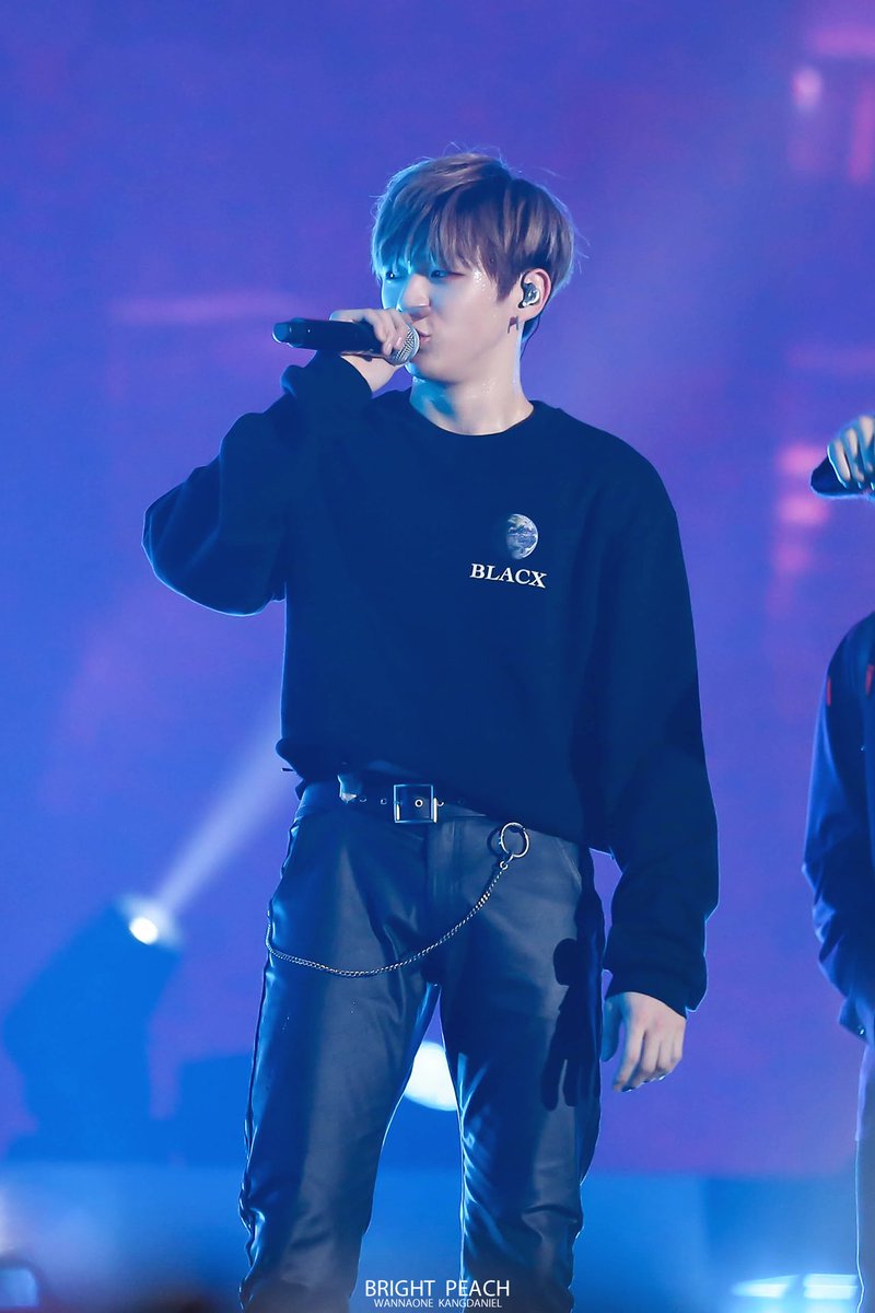 BrightPeach1210's tweet photo. 190125 Wanna One Therefore Concert Day2 #강다니엘 #다니엘 #KangDaniel #Daniel #워너원 #WannaOne 
🔗https://t.co/qQ8ANKN5nI
🔗https://t.co/hHc9d5bRlj
🔗https://t.co/Qm4SPhfW0T https://t.co/S5zPP6ltWq