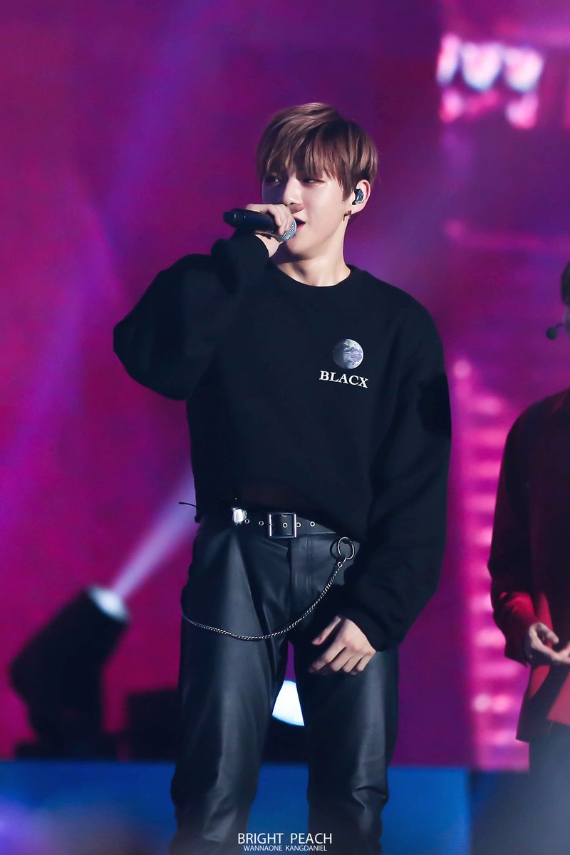 BrightPeach1210's tweet photo. 190125 Wanna One Therefore Concert Day2 #강다니엘 #다니엘 #KangDaniel #Daniel #워너원 #WannaOne 
🔗https://t.co/qQ8ANKN5nI
🔗https://t.co/hHc9d5bRlj
🔗https://t.co/Qm4SPhfW0T https://t.co/S5zPP6ltWq