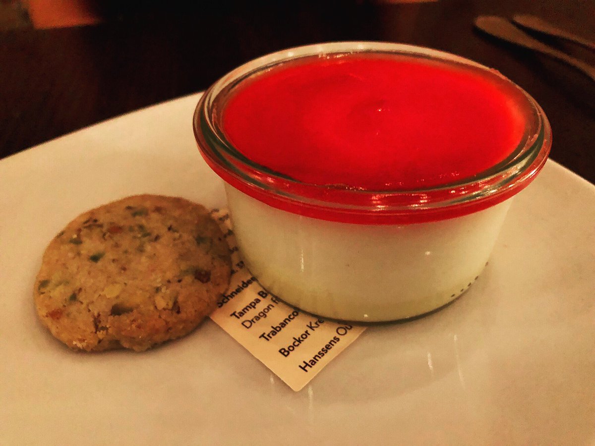 The prettiest little dessert we ever did see 😍 Polish off your dinner tonight with our buttermilk panna cotta key lime curd with blood orange gelee 👌🏼 #dessert #sweets #treatyoself