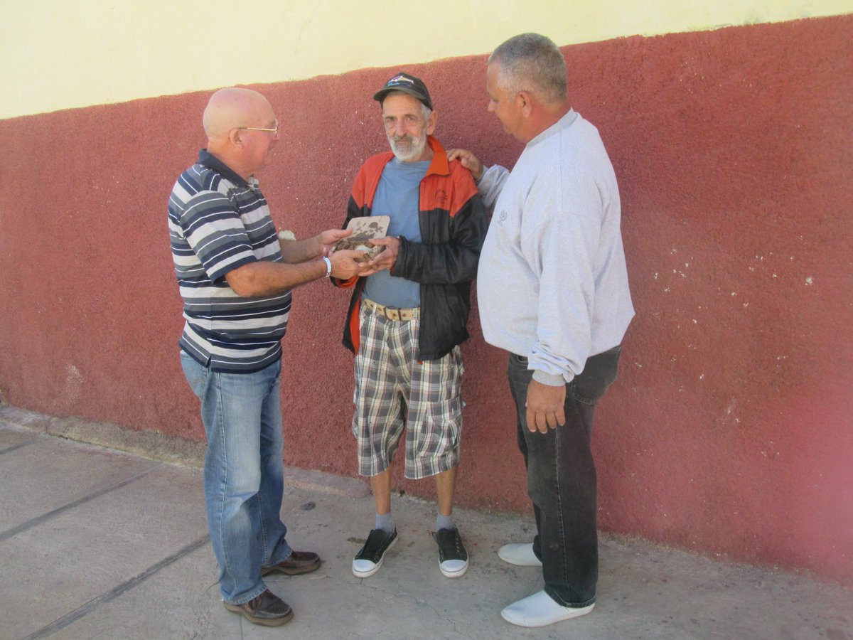 CapitanTondique's tweet photo. #Cuba Fotos del Proyecto Capitán #Tondique durante esta semana en Colón alimentando a desamparados y enfermos mentales. Gracias a Dios y a quienes nos ayudan y apoyan. https://t.co/09lslRdufk