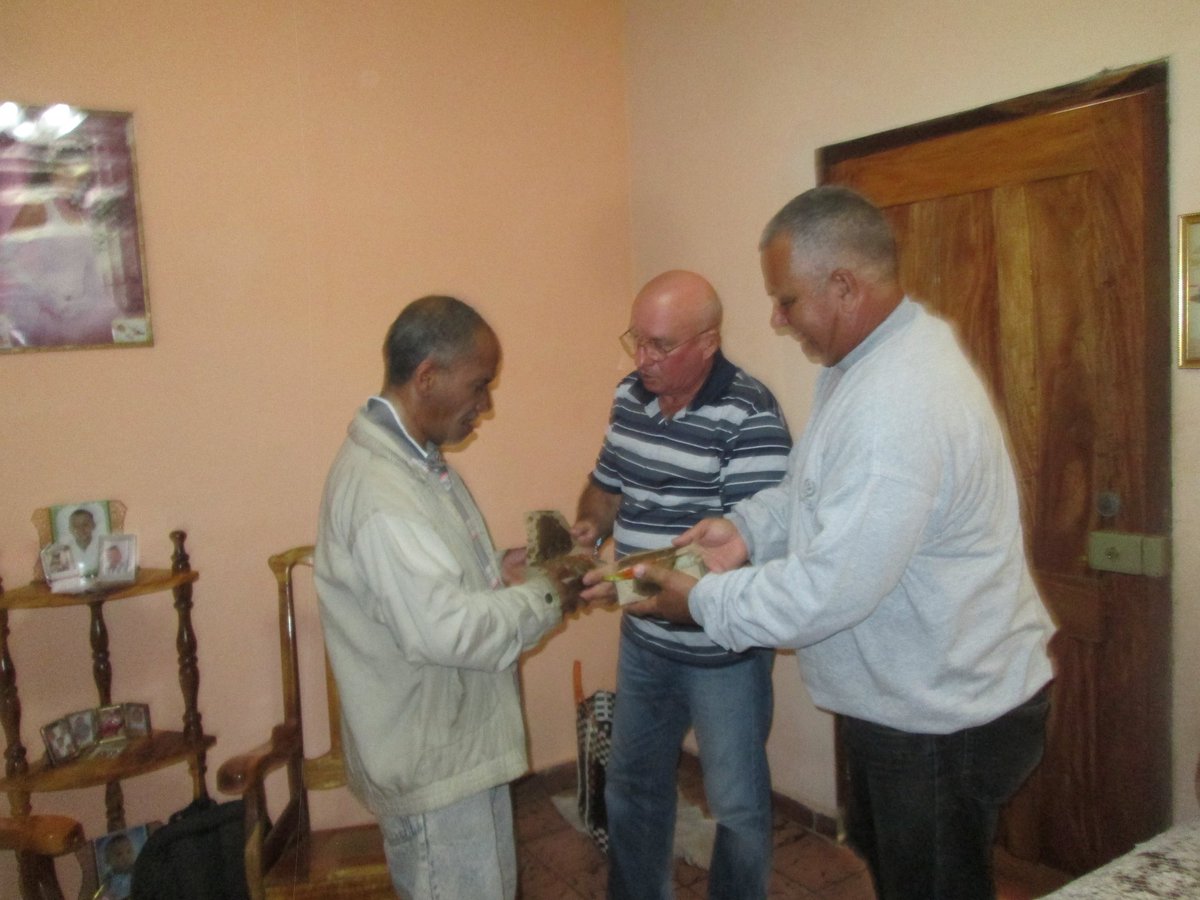 CapitanTondique's tweet photo. #Cuba Fotos del Proyecto Capitán #Tondique durante esta semana en Colón alimentando a desamparados y enfermos mentales. Gracias a Dios y a quienes nos ayudan y apoyan. https://t.co/09lslRdufk
