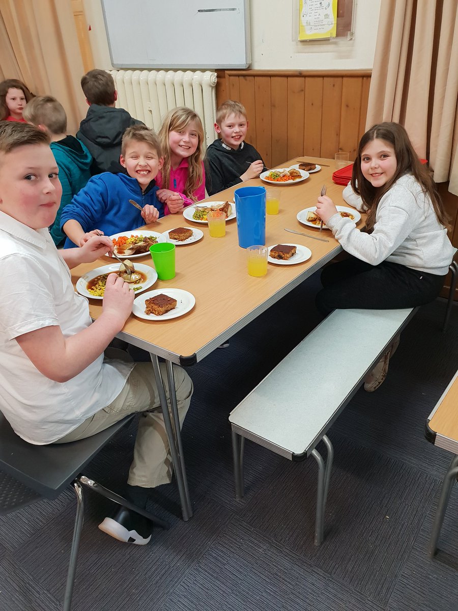 StPeters_tweets's tweet photo. Team A are ready for food! #busyday #fullbellies https://t.co/kXX0opKaJP
