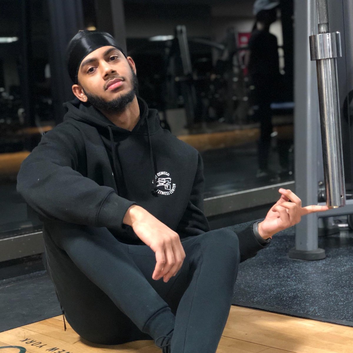OswegoFIT's tweet photo. Meet our FA Ruben! He's a Public Relations minor with a major in Business Administration. An interesting fact about him is that he loves Avocados🥑. Ruben is Oswego Fit because it helps him become a better version of himself! #iamoswegofit #meetourfitfam https://t.co/ckHHGVe0MF