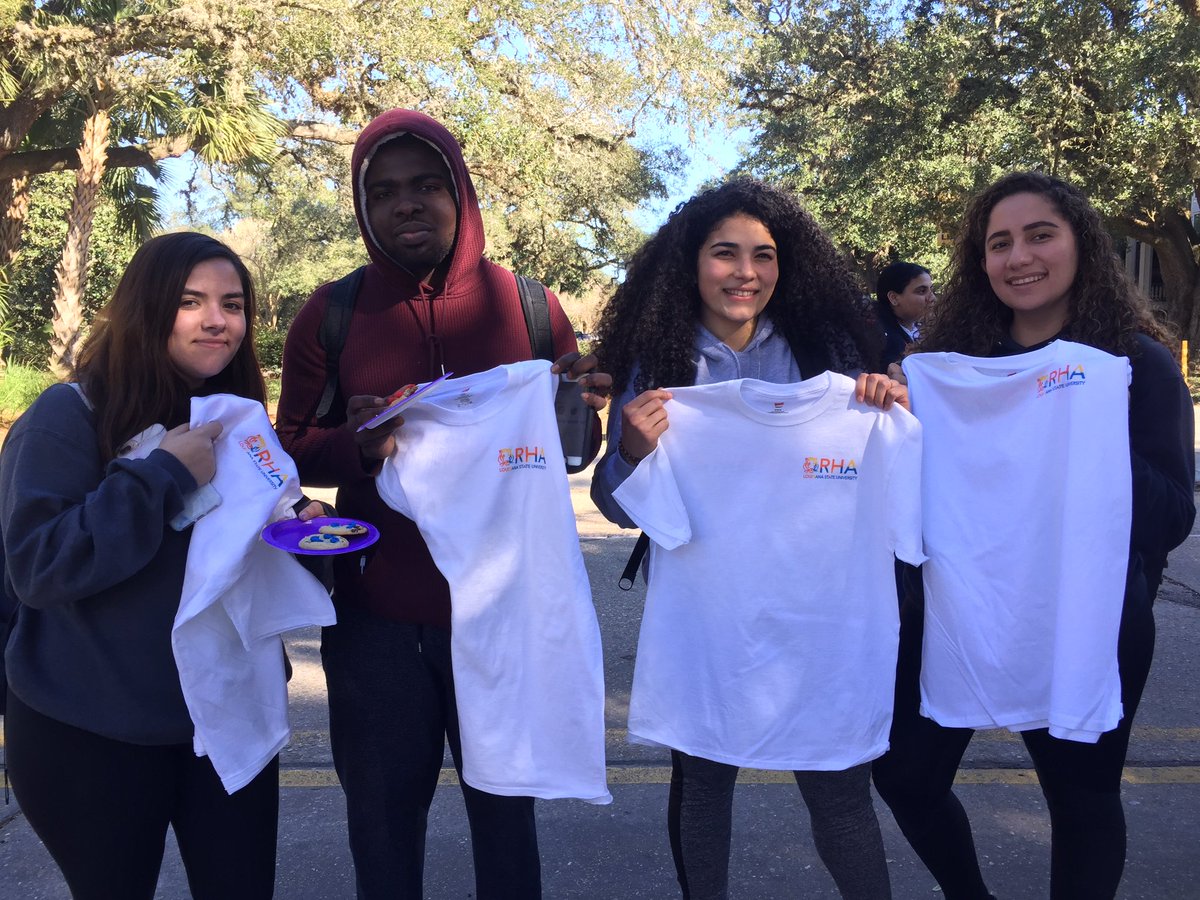 LSURHA's tweet image. COLORAMA was a SUCCESS! Thank you to all the volunteers and students who showed up! Thanks to @bigcheezybr and @konaice . We appreciate you all and hope you enjoyed the event! #colorama #lsurha