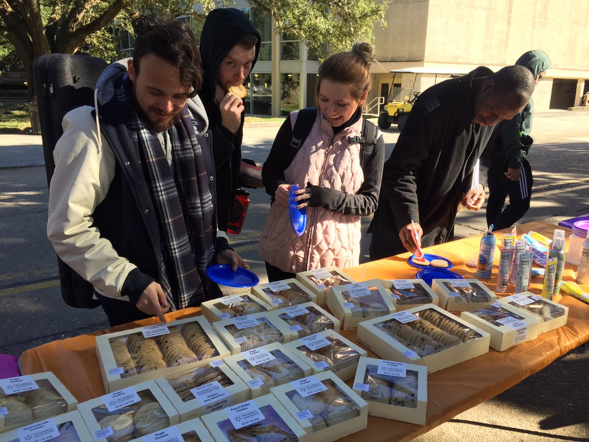 LSURHA's tweet image. COLORAMA was a SUCCESS! Thank you to all the volunteers and students who showed up! Thanks to @bigcheezybr and @konaice . We appreciate you all and hope you enjoyed the event! #colorama #lsurha