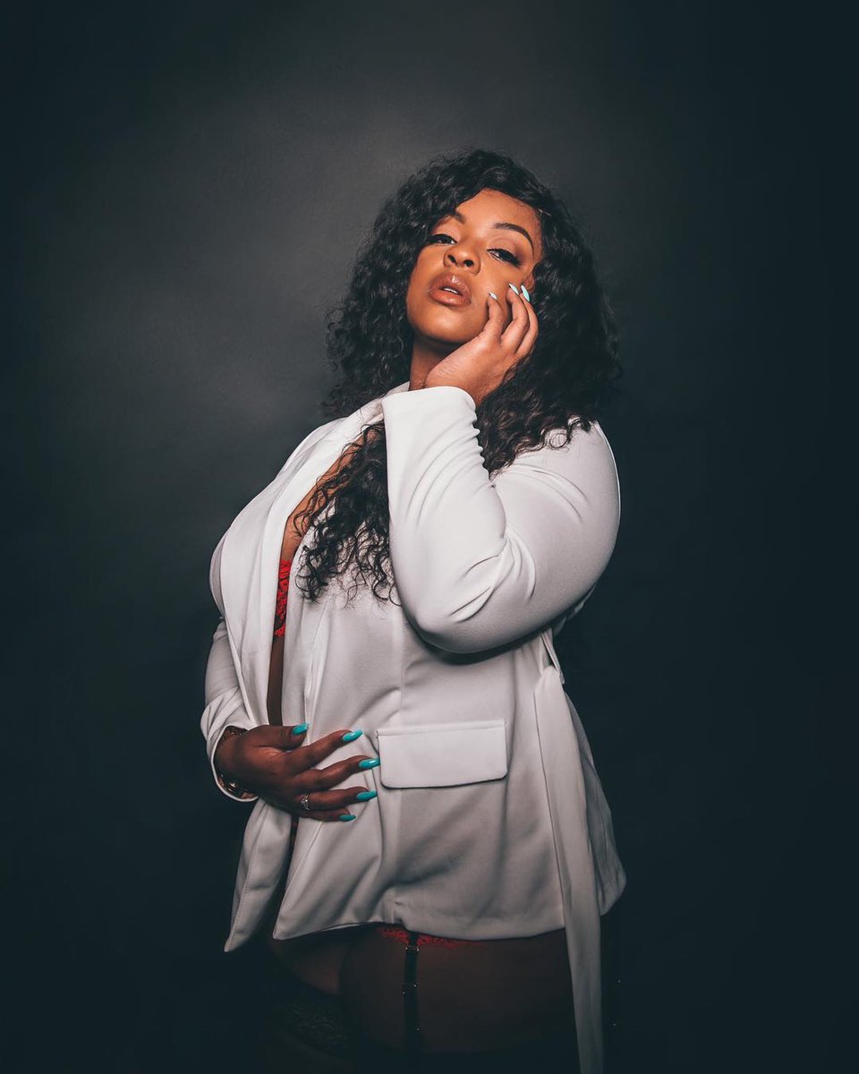 OnThePlusSide_'s tweet photo. Our first #wcw this week is @LovelyyLita 😍 Didn’t she kill this shoot y’all? #welllookontheplusside https://t.co/CfSPSIn86U