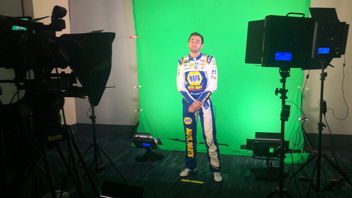 ChicagolndSpdwy's tweet photo. The 2018 Most Popular Driver is here!
@chaseelliott stops by to give #CLSnation some race day tips https://t.co/ClMNnruAxf