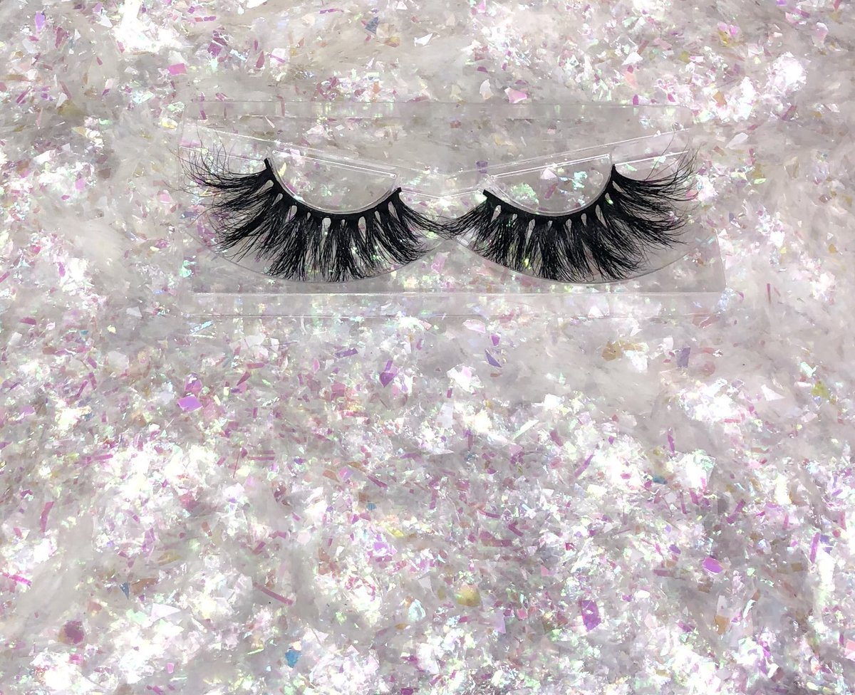 butterflyblink1's tweet photo. Hey Beauties , #ButterflyBlinks has released 2 NEW LASH STYLES : Social Butterfly and Cocoon π¦ THESE LASHES ARE THE NEW 25MM LASHES AND THEY ARE ULTRA SEXY AND GLAM CHECK THEM OUT π THEY COULD BE YOURS ! Shop https://t.co/reb2UwSsD7 π¦ #minklashes https://t.co/hR3YDAVGQG