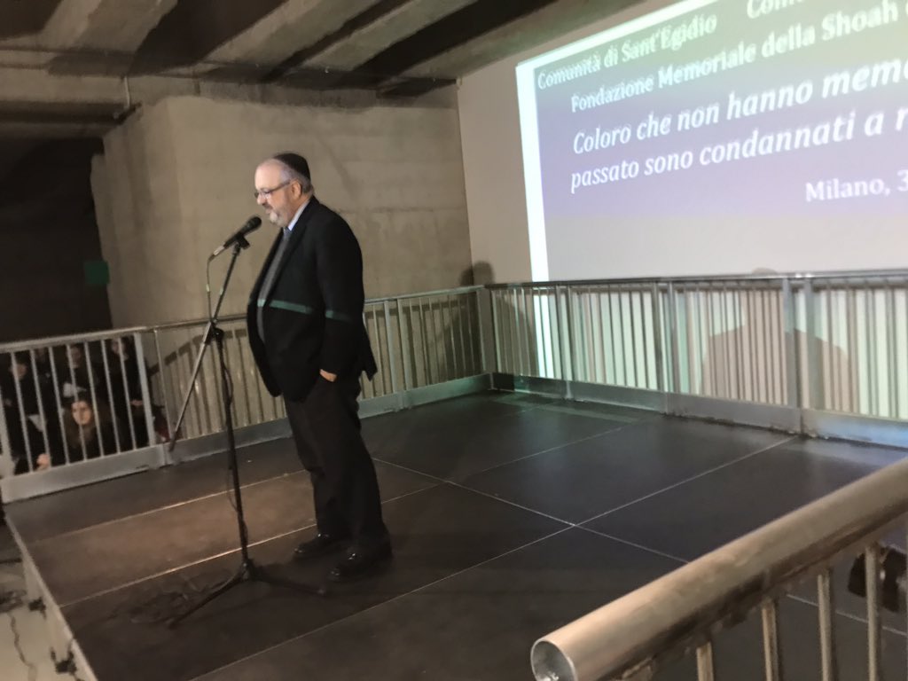 PastaStefano's tweet photo. Rav #Arbib a ricordo del #30gennaio 1944,giorno della deportazione di #LilianaSegre ‘La #Shoah ha delle radici, occorre fare i conti per leggere il presente’.Al Memoriale della Shoah si parla di razzismo xenofobo, pietre d’inciampo divelte,politici che invocano falsi antisemiti https://t.co/PJwI2KK3e5