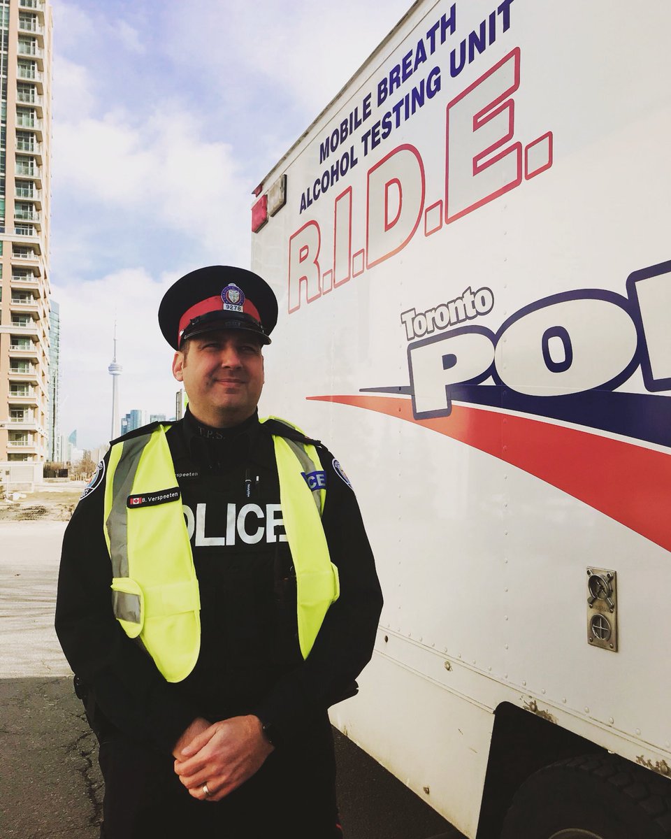 TPSRecruiting's tweet photo. This week on the Profiles In Policing weekly series, we r featuring our Traffic Services Unit - drug & alcohol recognition experts.
PC. Verspeeten speaks about his duties, day 2 day operations & gives his overall love 4 the position in @torontopolice #TPShire #policefamily #join https://t.co/K6BBqpOHlS