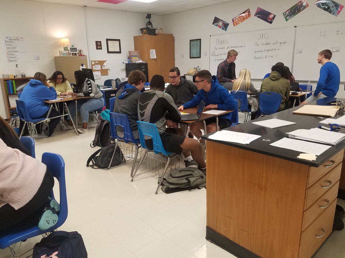 2 classes in a row.  100% engagement for 10+ minutes straight...on vocabulary 😮 #hardworkingstudents #struggletosuccess #collaboration #RobinsonISD @risdHS