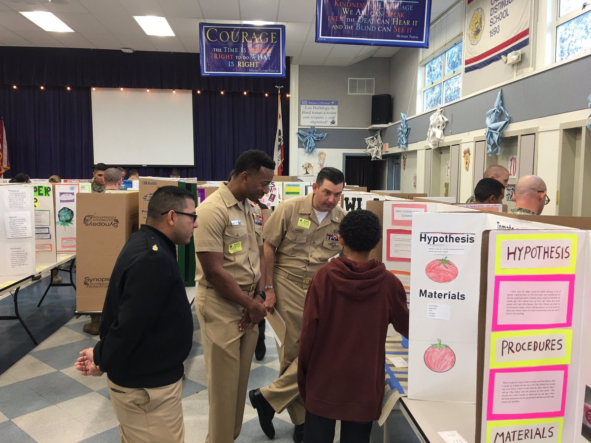 ABalasaraptor's tweet photo. Students are shining bright at Bards annual Science Fair! #BulldogPride #hesdpride https://t.co/iYghWGnjFt