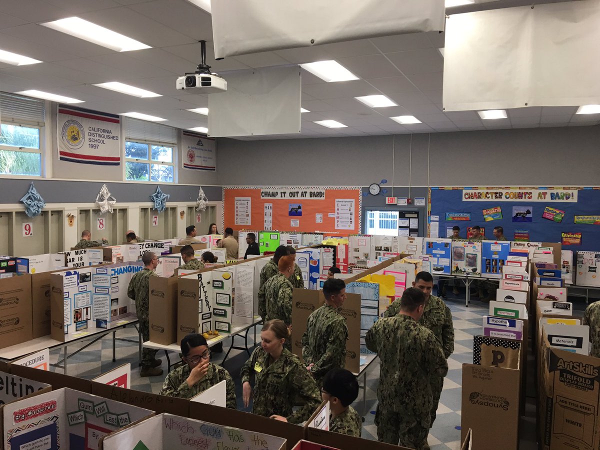 ABalasaraptor's tweet photo. Students are shining bright at Bards annual Science Fair! #BulldogPride #hesdpride https://t.co/iYghWGnjFt