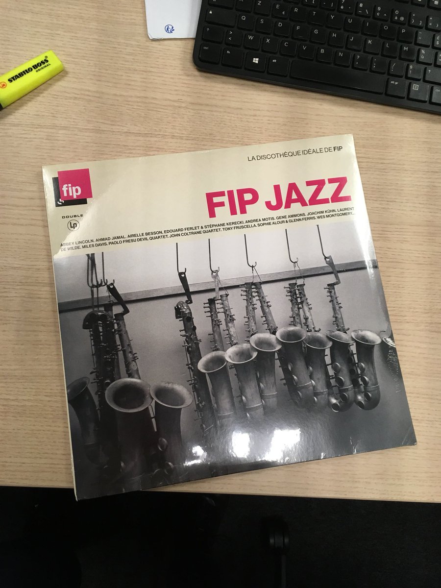 Mariemariecha's tweet photo. Je suis gâtée !!! Merci @fipradio pour ce beau cadeau 👌 https://t.co/U65mFDAb8b