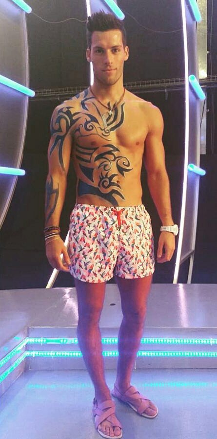 Guerrer88691532's tweet photo. Rt por el mejor competidor de todos los tiempos @PatoParodiC el esta temporada demostrara porque siempre ha sido el mejor y dejara en alto su nombre, y el de los GUERREROS 💛🦁💙🐍 https://t.co/crBGTolY6R