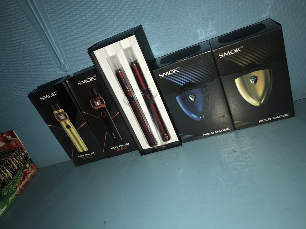 PlugWizzy's tweet photo. Valentines Vapes now available#His&amp;Hers😎 https://t.co/dul18ZfEMx