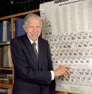 mariakzurek's tweet photo. Can you imagine a better person to honor with naming a chemical element after them than G. T. Seaborg, (co-)discoverer of 10 transuranic elements at @BerkeleyLab and #NobelPrize winner in chemistry? Seaborgium, Z=106.
#IYPT2019 #16elements #ElementsOfBerkeleyLab https://t.co/gL3tVYlEXQ