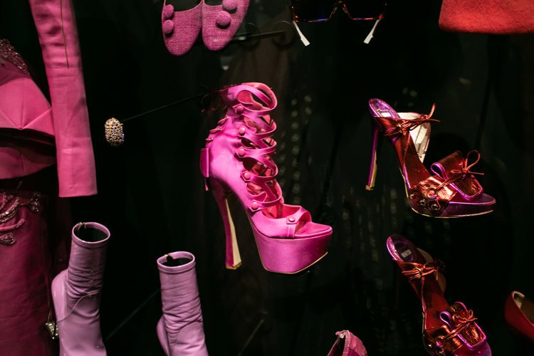Adorngirl's tweet photo. .@dior heaven! Have you seen highlights from the V&amp;A exhibition supported by @SwarovskiUK? https://t.co/63haJUuDD2 

📸by me https://t.co/P3p2JS96r2