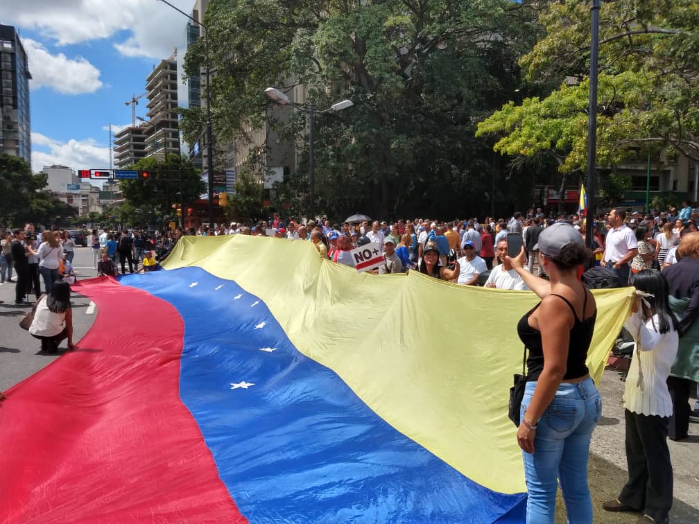 Maduro: Si algo me pasa, ¡retomen el poder y hagan una revolución más radical! - Página 5 DyLaUEAWkAITLAB