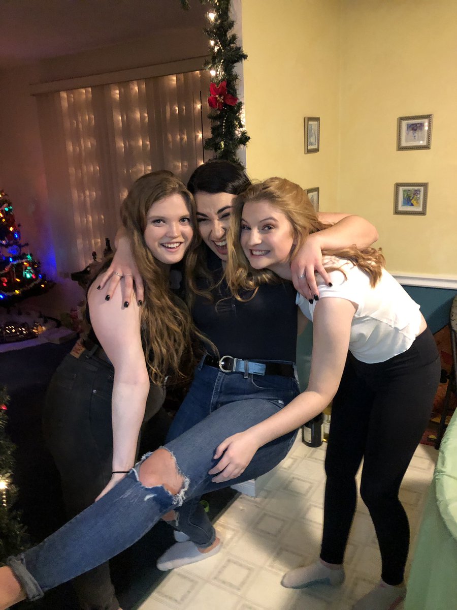vic__13's tweet photo. #BellLetsTalk about how these girls can always find away to make me laugh💙 @bb_brisam @madiiweis https://t.co/baEnkHNjlX