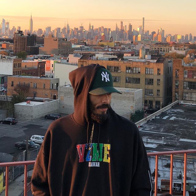 VizumeWorld's tweet photo. VZME IIAWAH “Coloring Book” hooded pullover. #vizume #brooklyn #hawaii https://t.co/FGKrAJ6Zyn https://t.co/ihKhFrTZVx