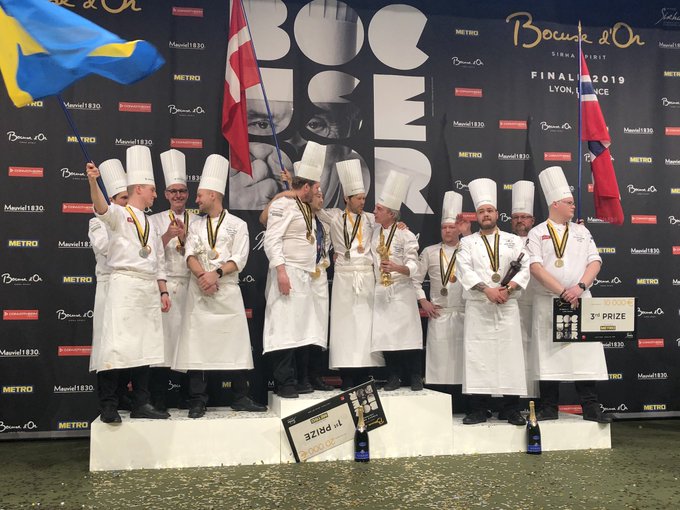 DyLbi9PWoAUF3J3.jpg:small