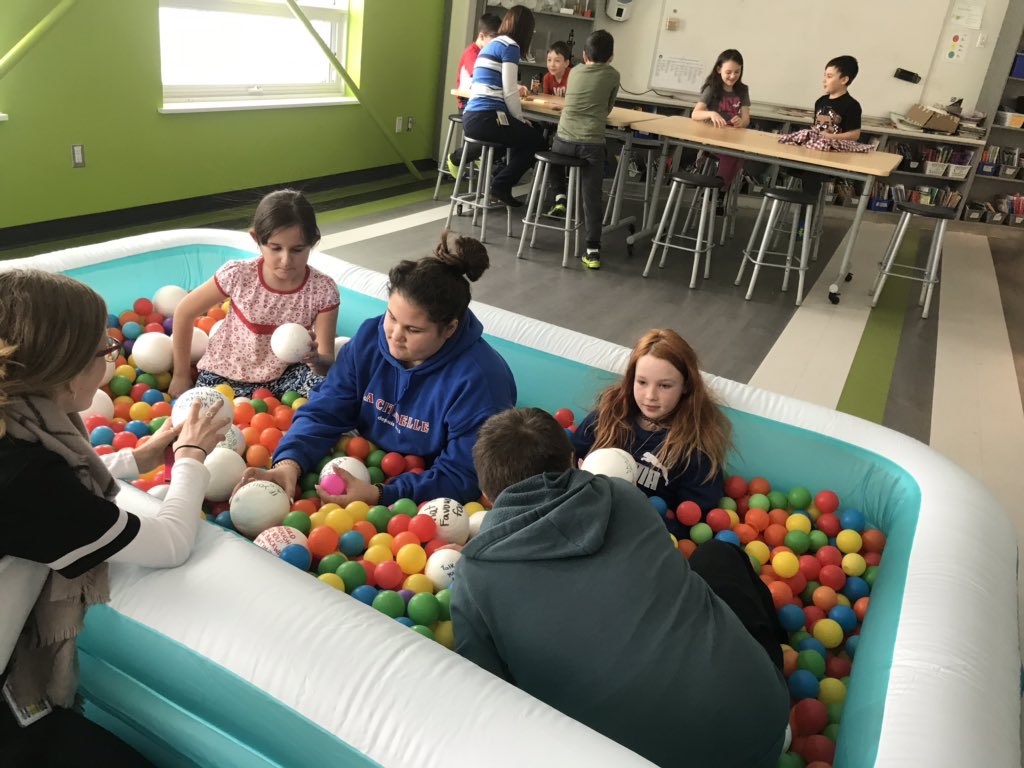 MsBuragina's tweet photo. Students from @3_5Wolfpack are talking through play with @KFLAPH on #BellLetsTalk Day here @alcdsb_stfa! @ALCDSB @ALCDSB_Cares #BallPitt https://t.co/8V2P35QsPQ