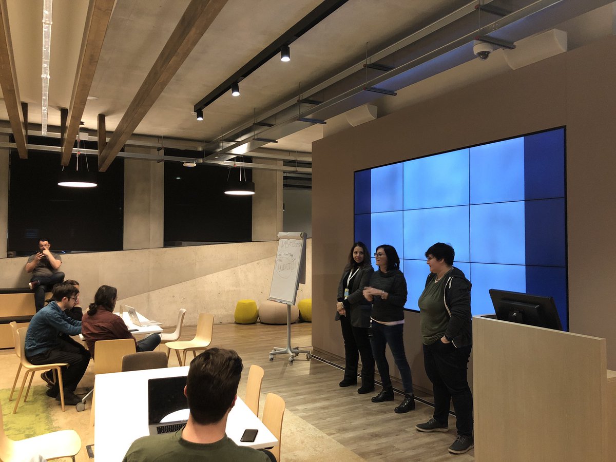 bianchiluca's tweet image. Women in Tech @microsoftitalia  #ServerlessMeetup talking about Microsoft changed in the last few years