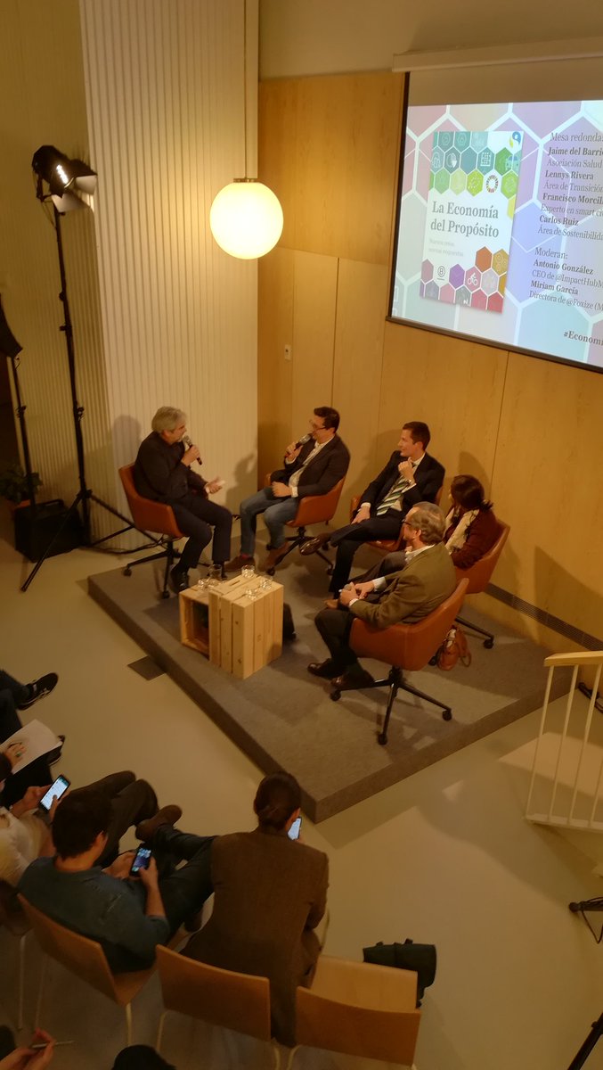 iroser_RSE's tweet image. Llenazo en @ImpactHubMAD en la presentación del #smartbook #economíadelPropósito via @foxize