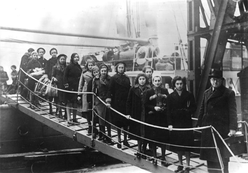 New_Historian's tweet photo. Seeking Refuge: International Refugee Policy and the Holocaust 
https://t.co/mQUwQoYMhO https://t.co/enyyJvs2Im