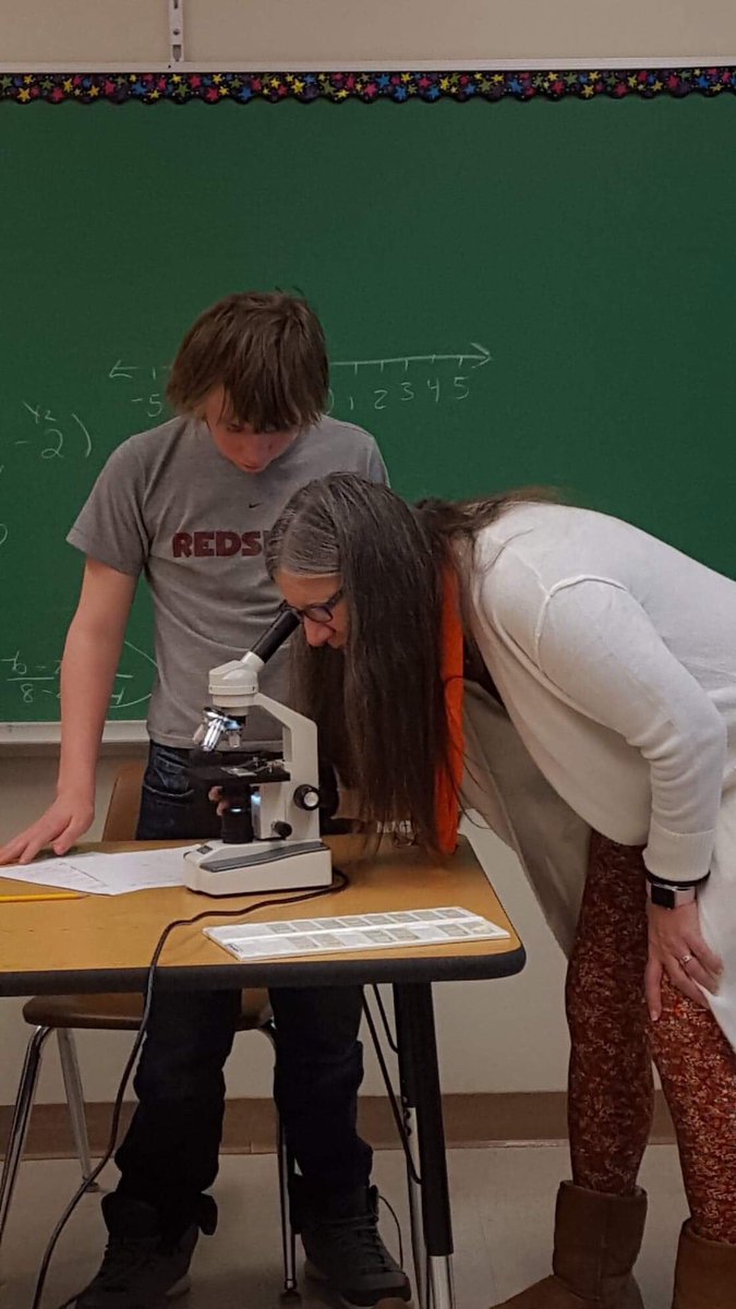 MrsMelAnnThomas's tweet photo. Microscopic investigations of Room 105! #fultonraiders https://t.co/6tDHozh8nw