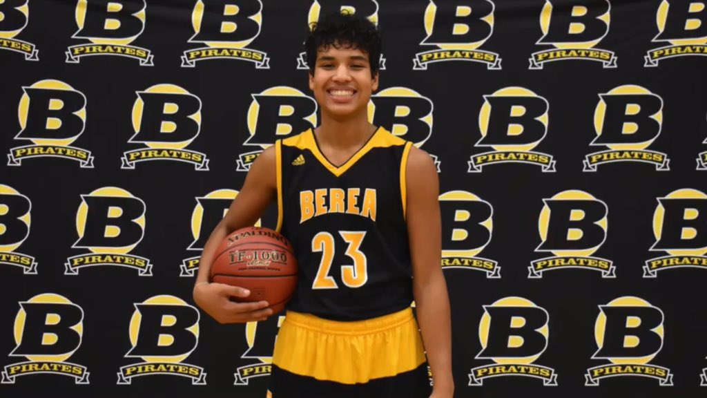 LouProspectsFou's tweet photo. Congrats to Berea/Coach @swords_eric and 2021 6’4 @jaylen_dorsey22 on the W! Jay w/19p/5r &amp; in last 4 games averaging nearly 23ppg on 14 of 22 3FG% Good work Jay! @quamelt22 @weshinton83 @KY_PrepReport Coming along nicely! https://t.co/OkeAeewl42