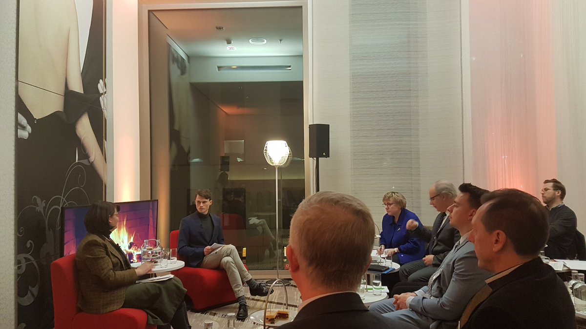 seebohm's tweet photo. Interessanter Kaminabend des #DNTDs zur Zukunft der Bekämpfung von vernachlässigten Tropenkrankheiten mit PStS Maria Flachsbarth. 
Meine Schlussfolgerung: Wir brauchen stärkere Gesundheitssysteme.
#NTD #SDG3 #HSS https://t.co/3mhXz0NAyP